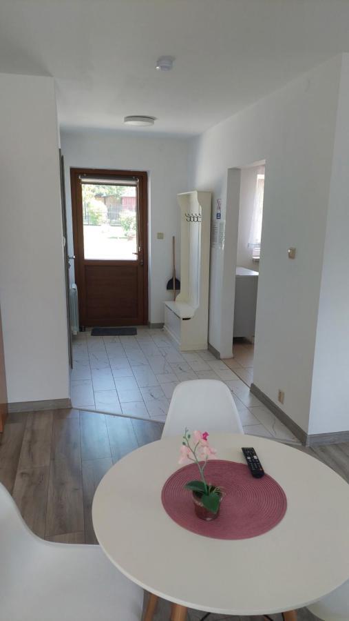 Dom W Dolinie Villa Zagorz Dış mekan fotoğraf